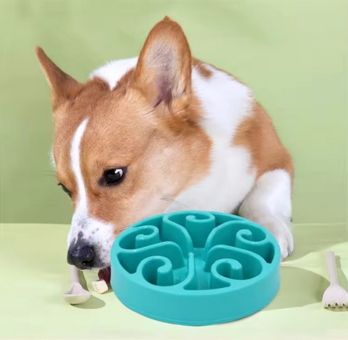 Silicone pet feeding plate